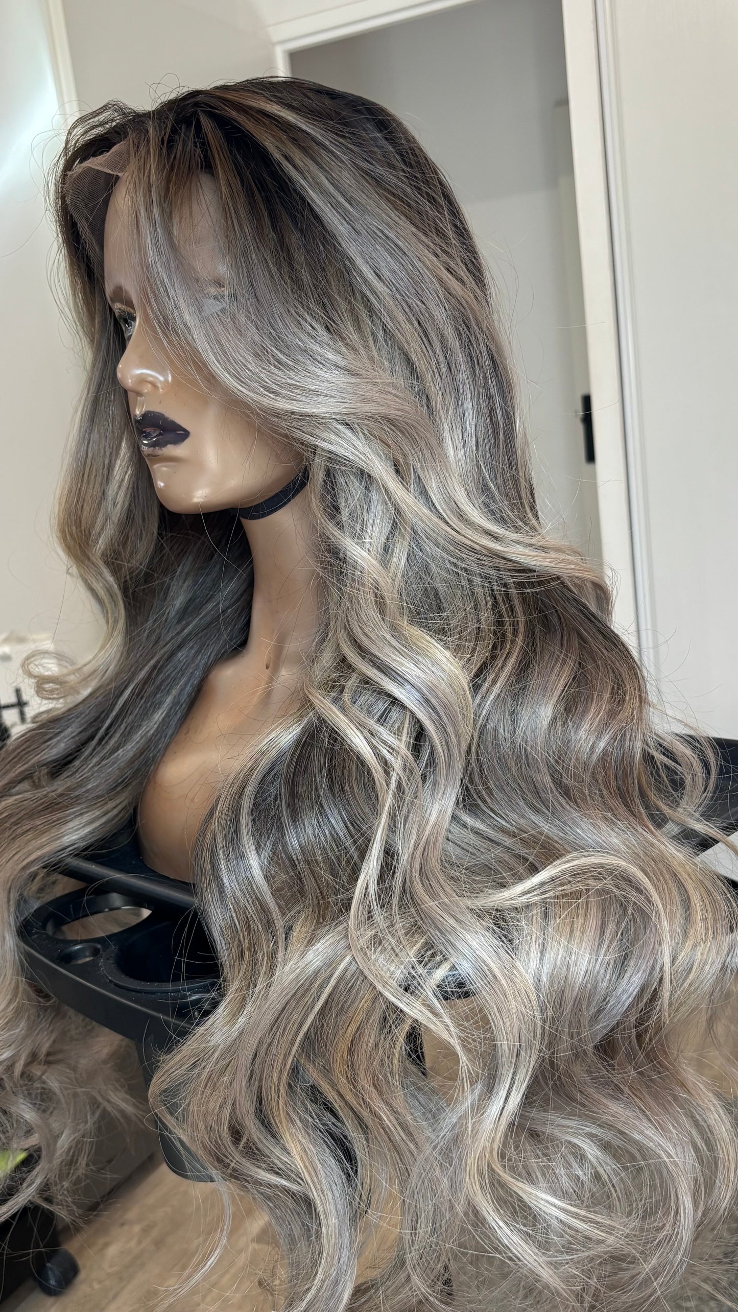 SL WIG
